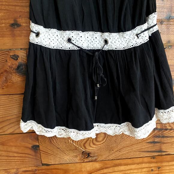 A'Gaci Black and Crochet tunic top size Large - Picture 3 of 6